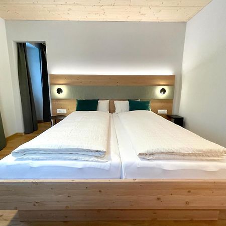 Boutique Und Bier Hotel Des Alpes Fiesch Bagian luar foto