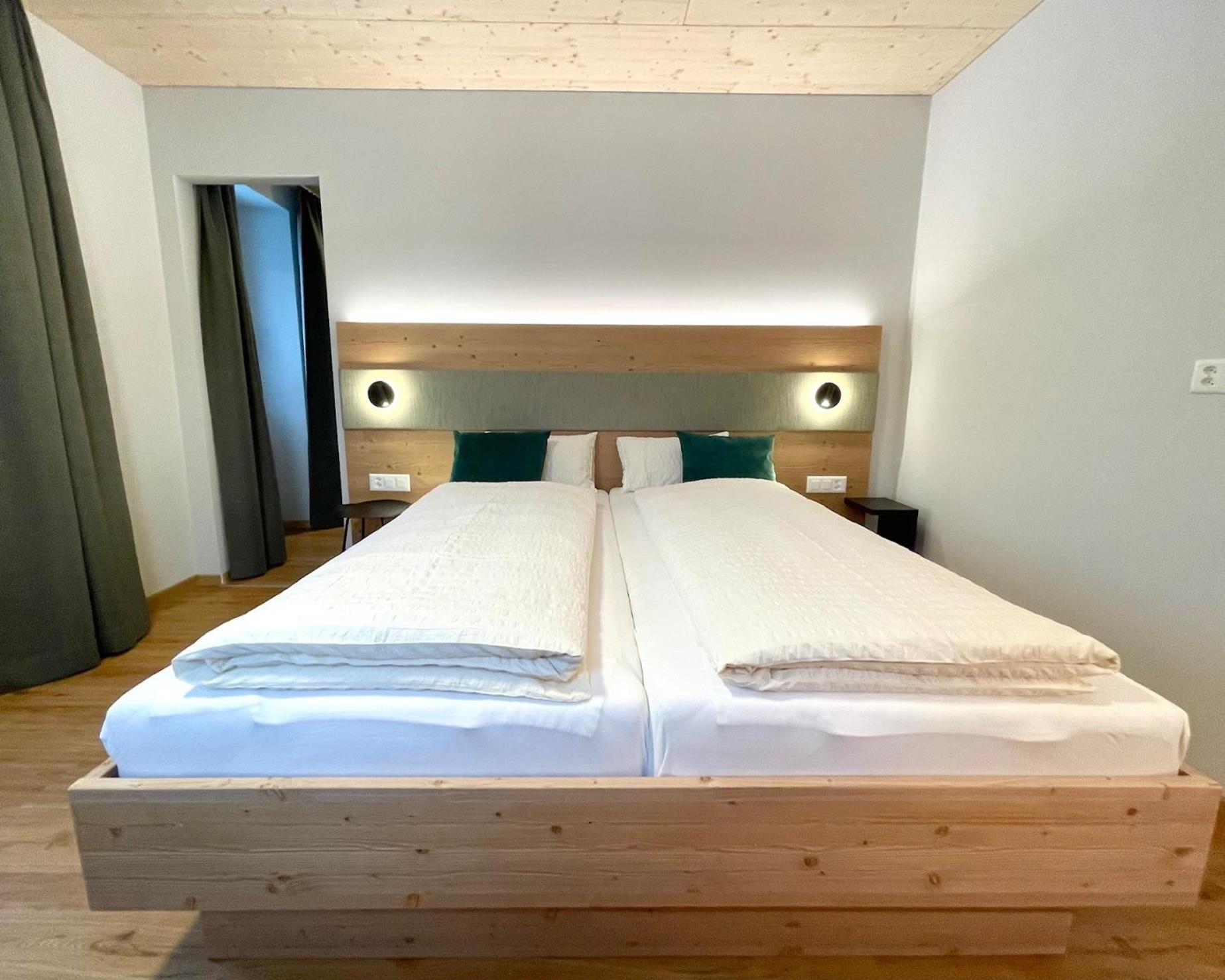 Boutique Und Bier Hotel Des Alpes Fiesch Bagian luar foto