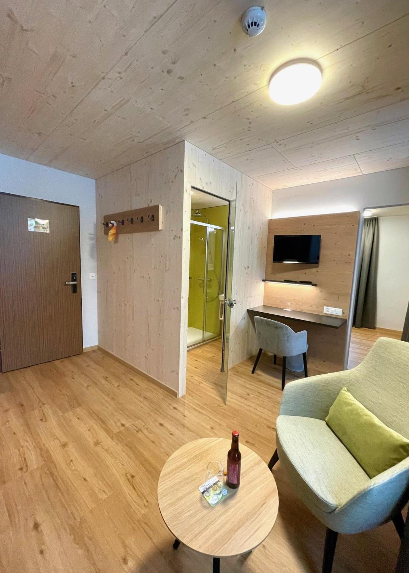 Boutique Und Bier Hotel Des Alpes Fiesch Bagian luar foto