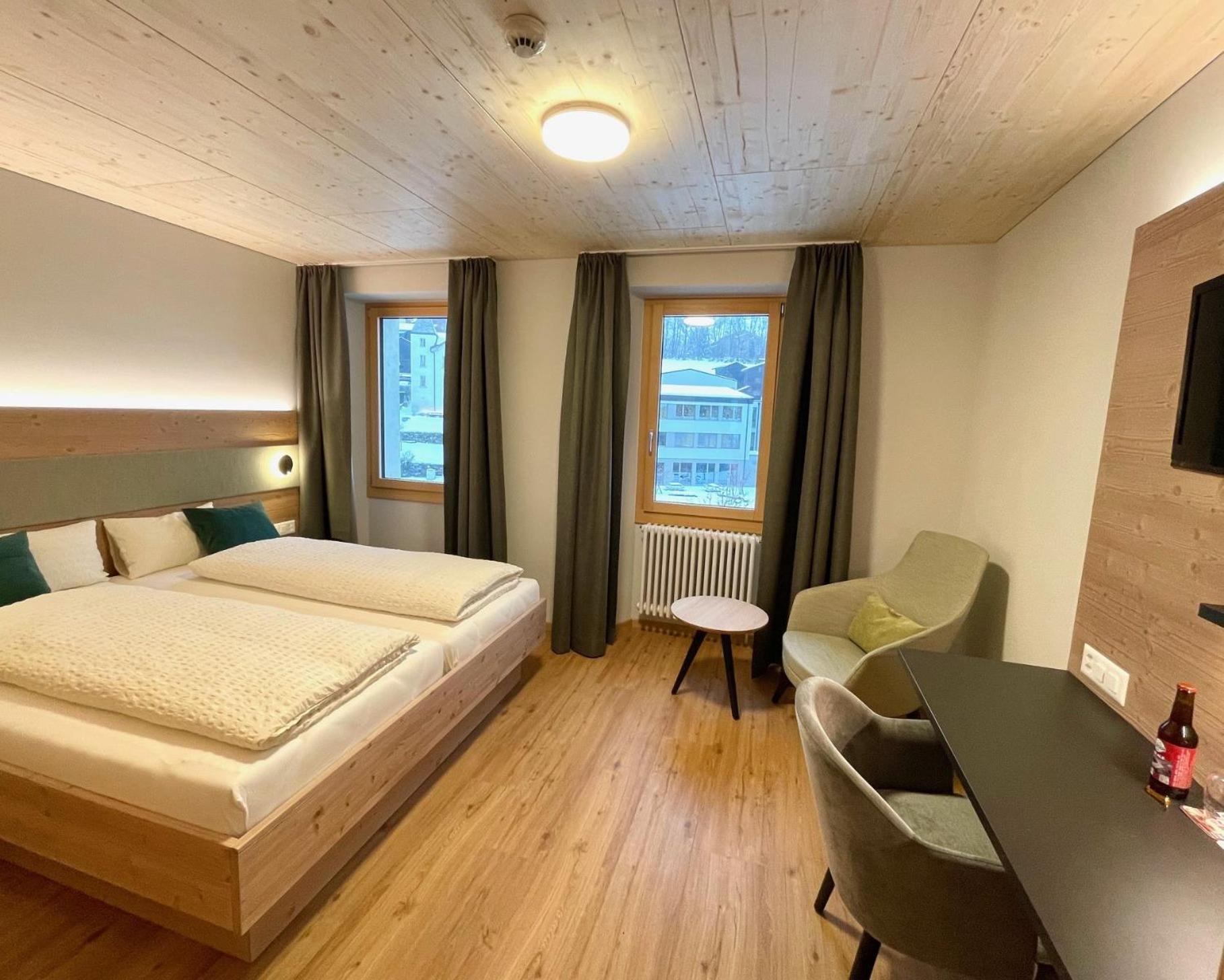 Boutique Und Bier Hotel Des Alpes Fiesch Bagian luar foto