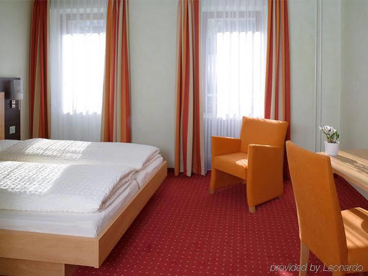 Boutique Und Bier Hotel Des Alpes Fiesch Ruang foto